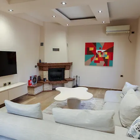 Private With Garden And Comfort - Close To Center טיראנה