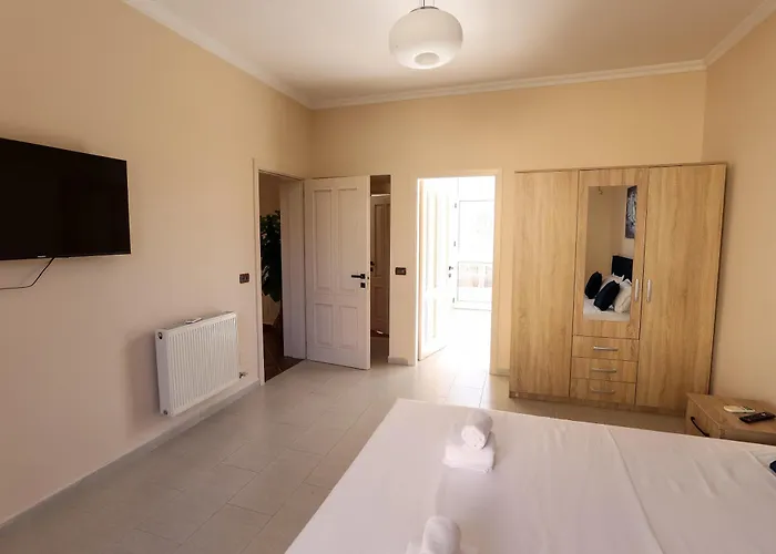 Private With Garden And Comfort - Close To Center * טיראנה