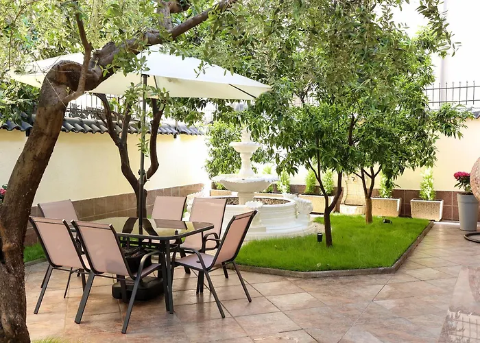 Private With Garden And Comfort - Close To Center *