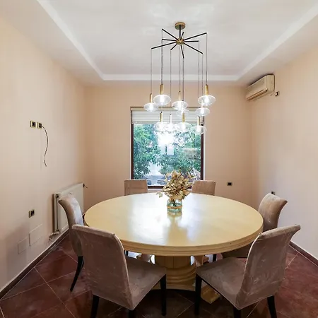 Private With Garden And Comfort - Close To Center Vila Tirana