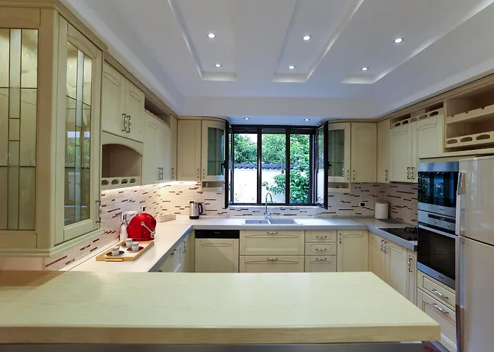 Vila Private With Garden And Comfort - Close To Center