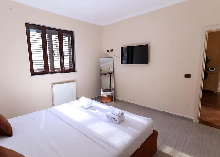 Private With Garden And Comfort - Close To Center Vila Tirana